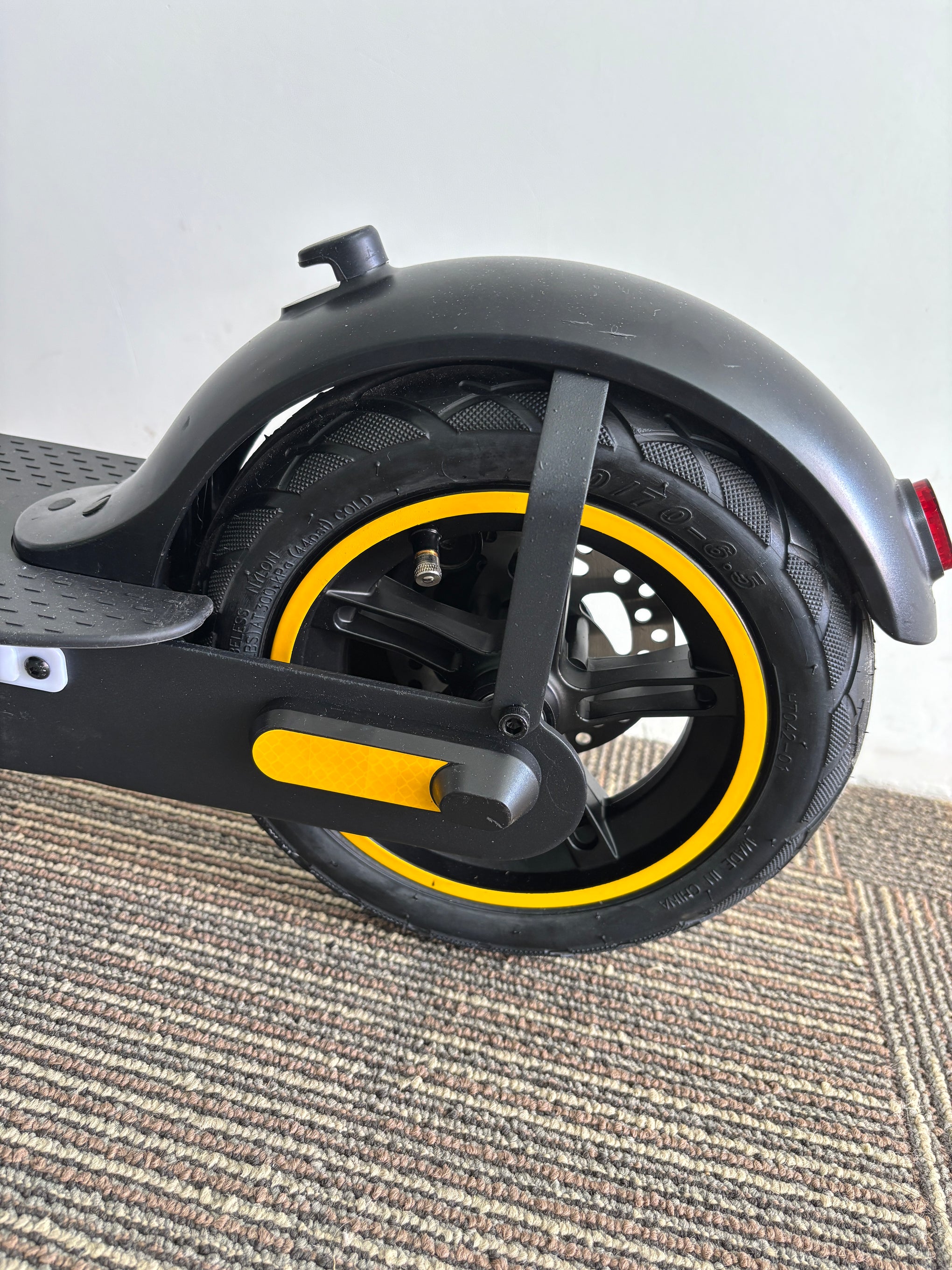 V10Pro Rear wheel with tire