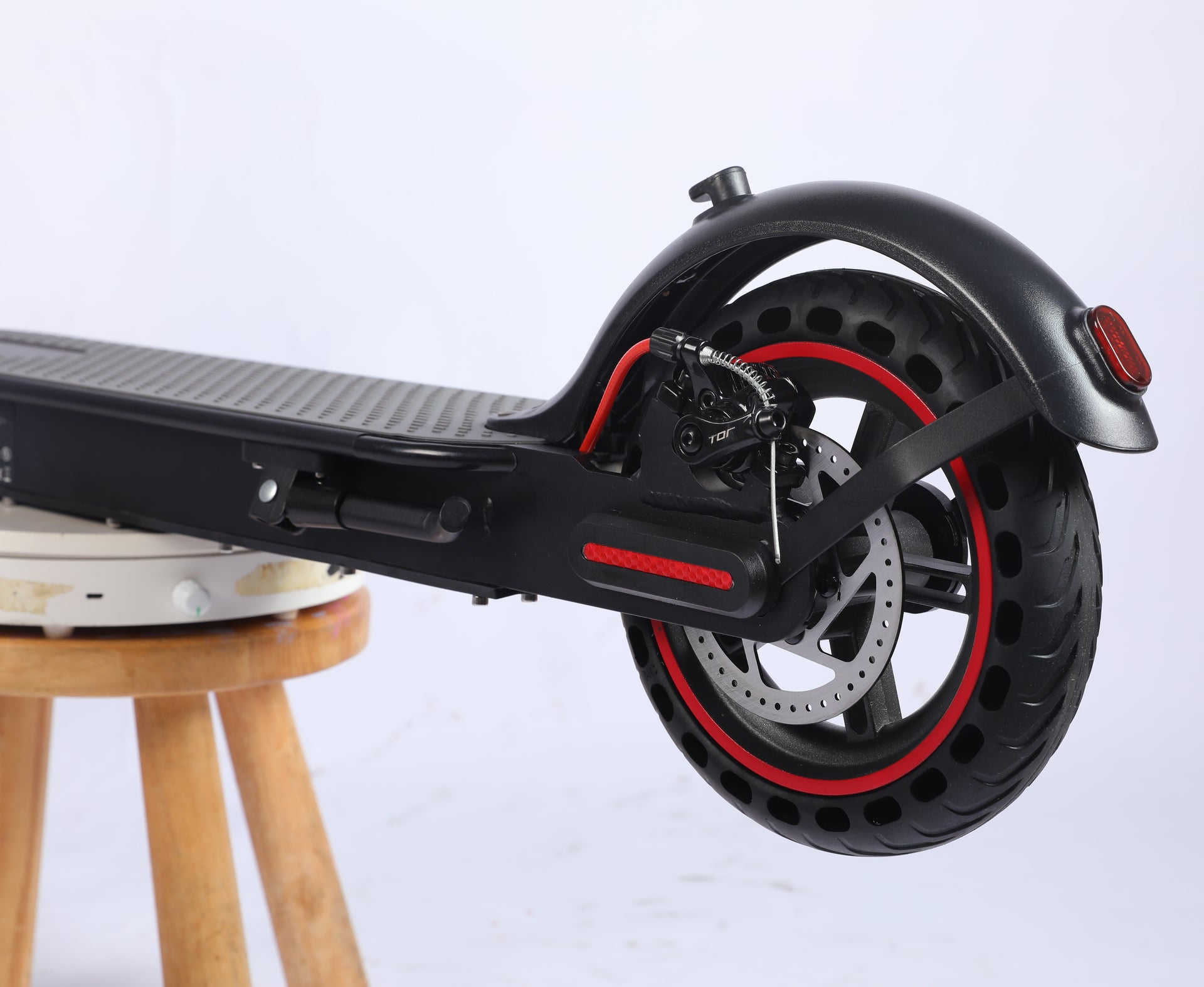 J03 Rear Outter Tire with Fender